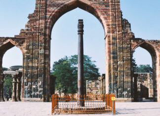 The Iron Pillar of Delhi That Never Rusts